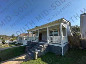 Building Photo - Newly Renovated Spacious 3 Bedroom w/ Full Appliance Package