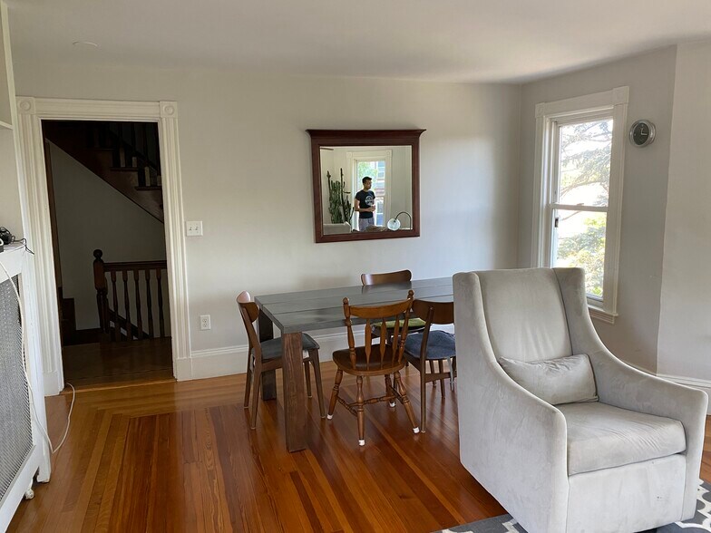 Building Photo - 90 Chandler St