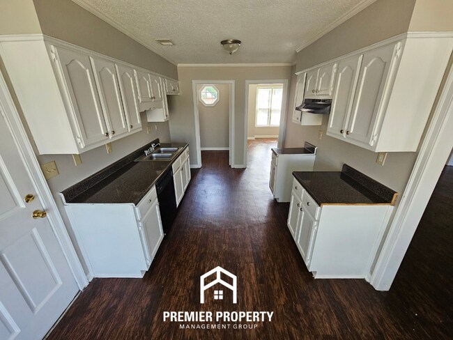 Building Photo - Modern 3BR/2BA with Soaring Vaulted Ceilings | Fireplace, Garage & Deck