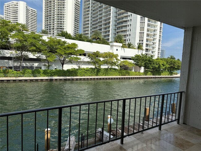 Building Photo - 3745 NE 171 St