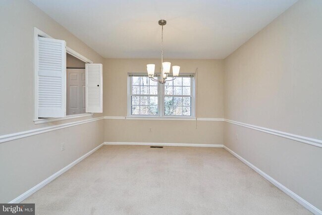 Building Photo - 8038 Sleepy View Ln