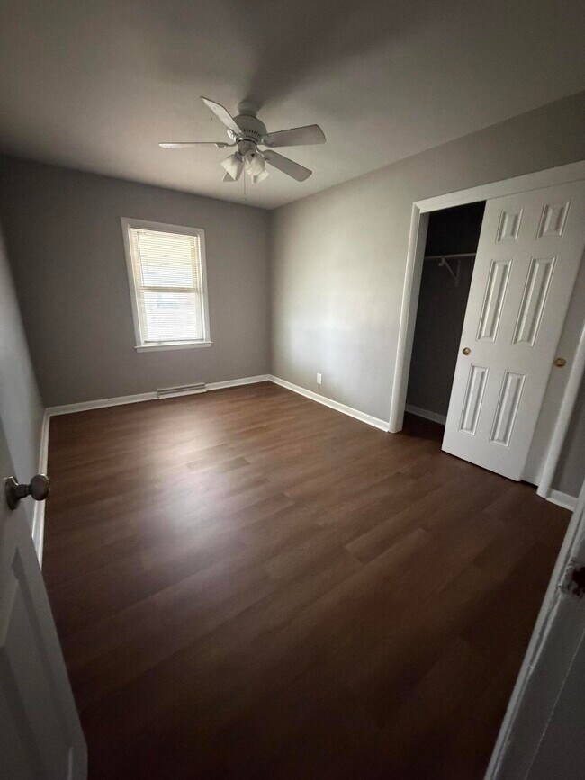 Building Photo - 611 Chestnut St