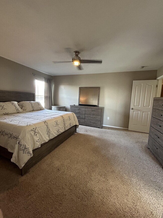Building Photo - 835 Kipuka Dr NW