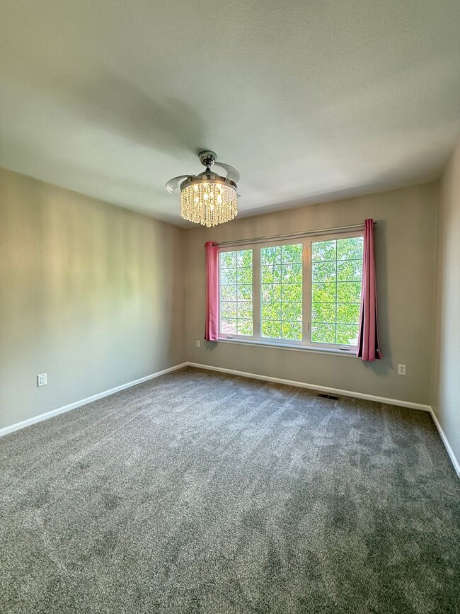 Building Photo - Your Colorado Oasis Awaits! 4 Bed, 3.5 Bat...