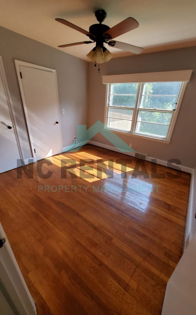 Building Photo - 5002 Cherry St