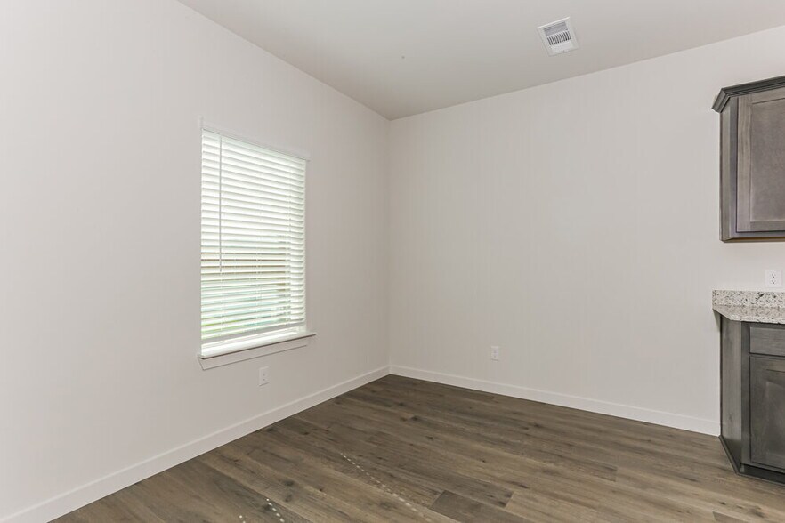 Building Photo - 422 Watson Ct