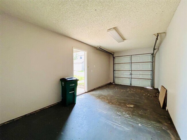 Building Photo - 8900 Schick Rd