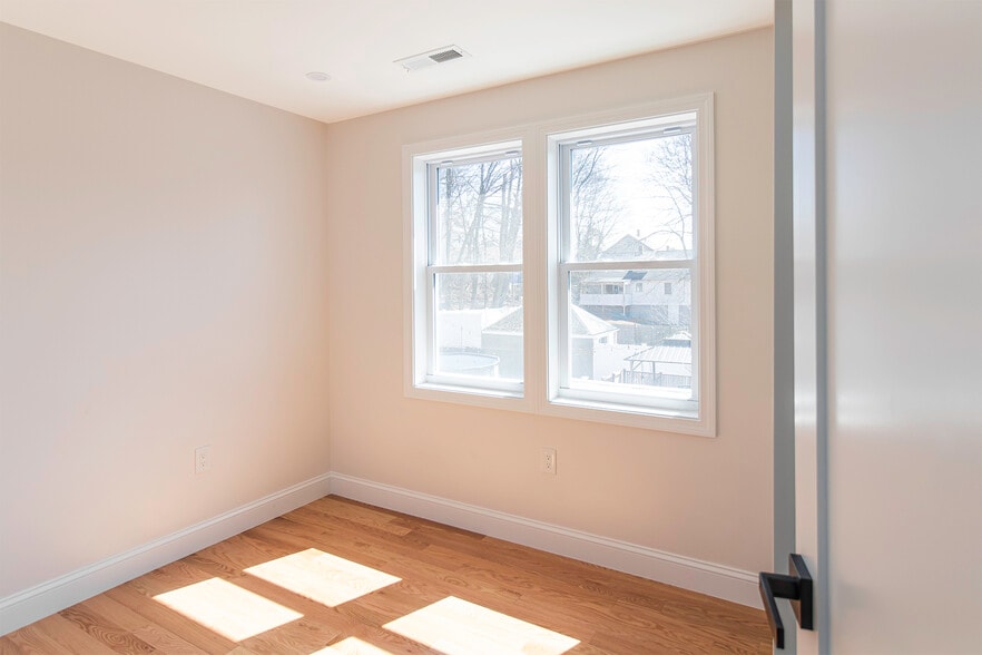 Building Photo - 59 Auriga St