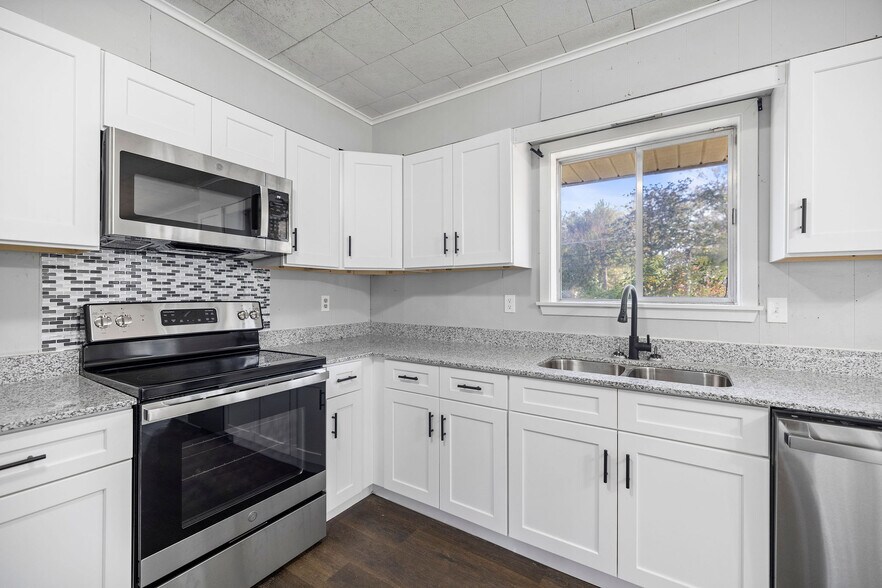 Building Photo - 124 Florence Dr