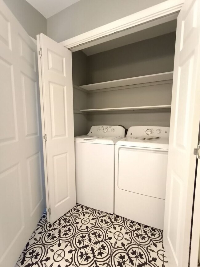 Building Photo - General Ogden