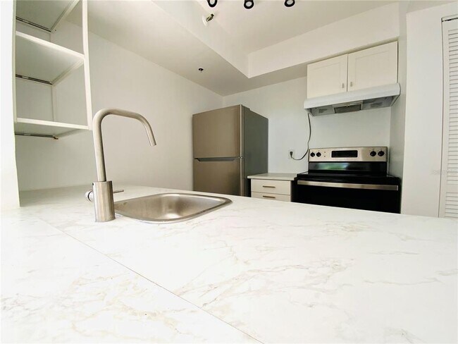 Building Photo - 7200 E Bank Dr