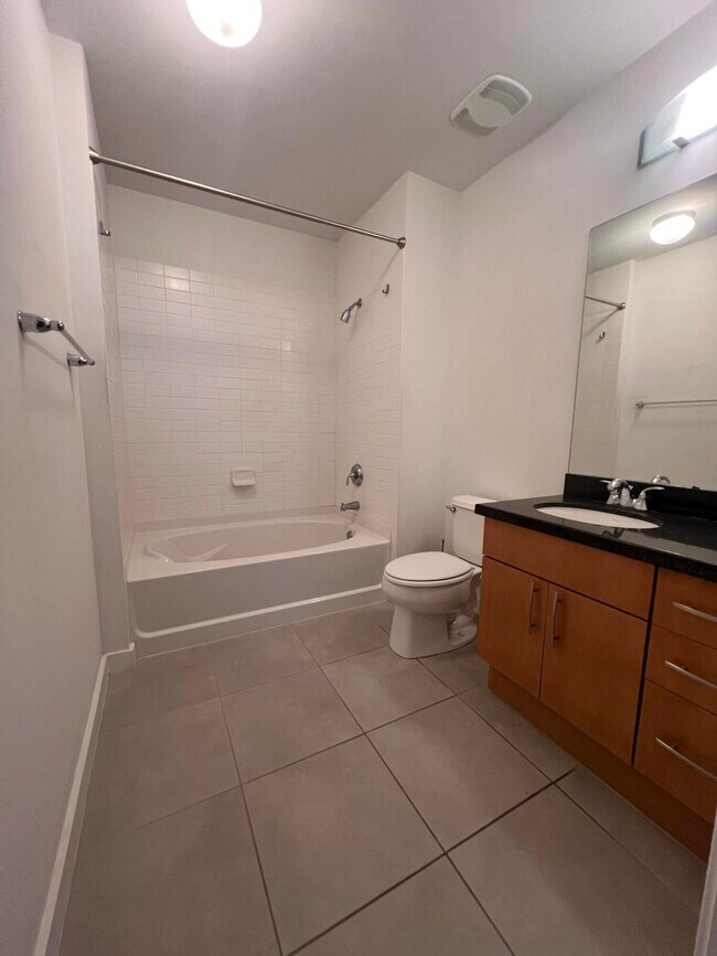 Building Photo - 300 S Australian Ave