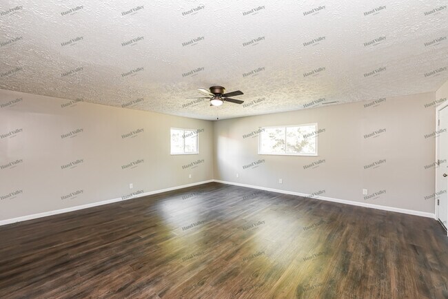 Building Photo - 287 Shaker Ct