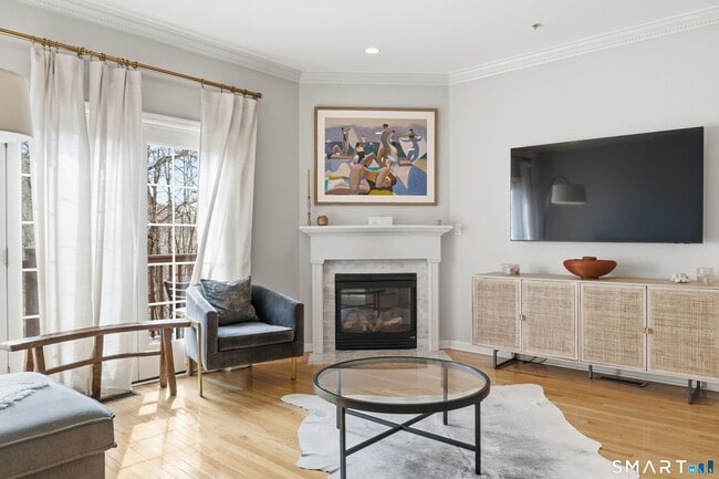 Building Photo - 570 Danbury Rd