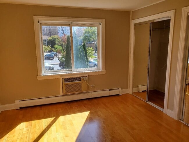 Building Photo - 1328 Webford Ave