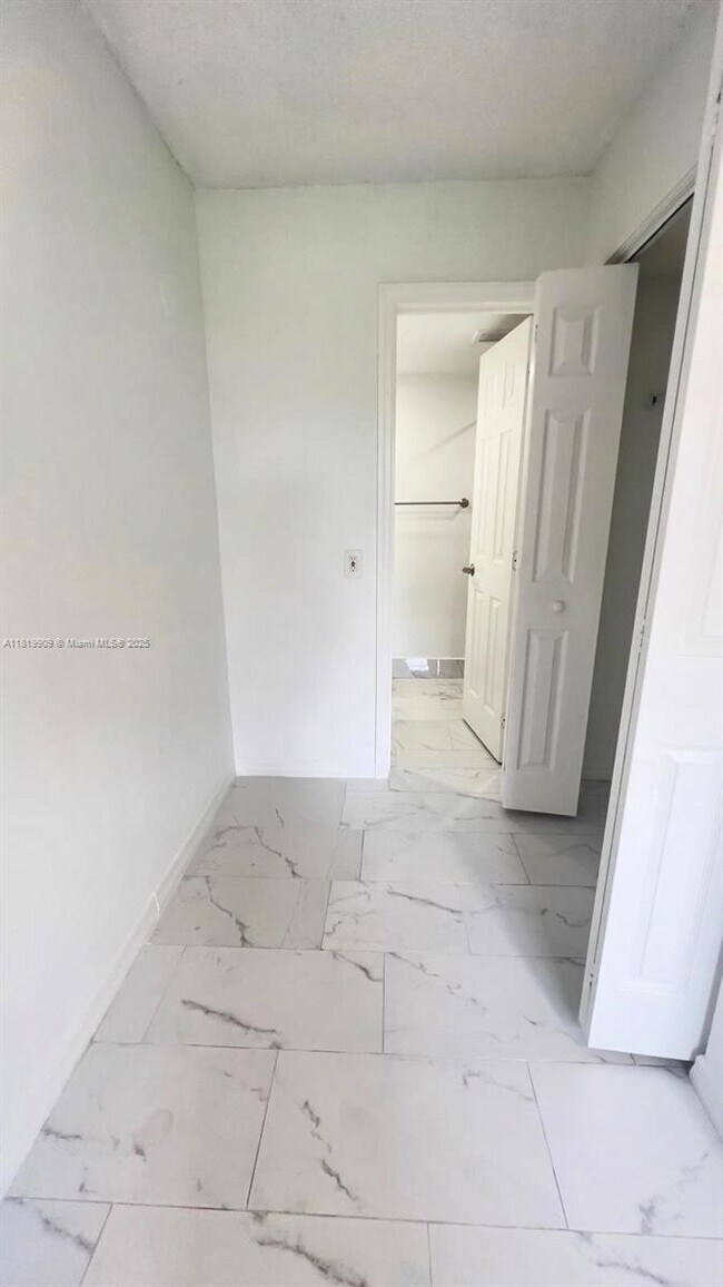 Building Photo - 11453 NW 39th Ct