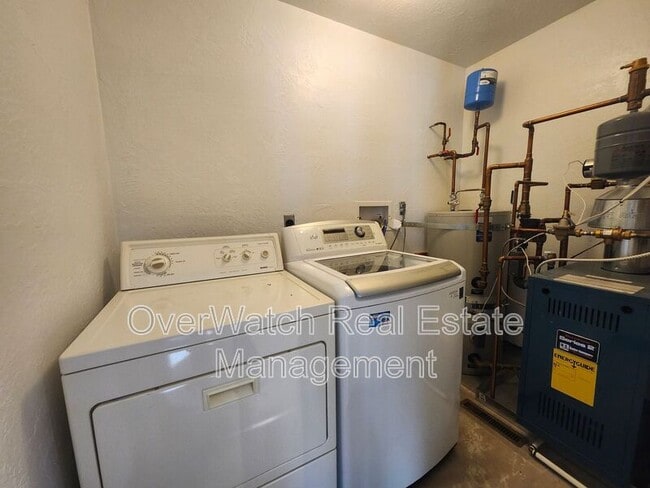 Building Photo - 8721 Ange St