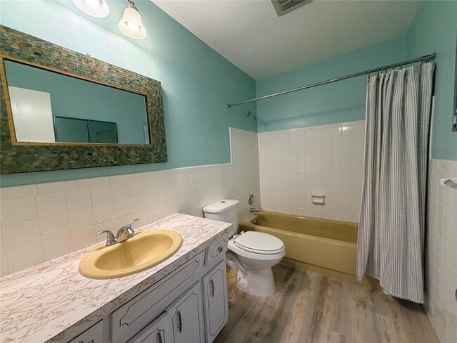 Building Photo - 2361 Ecuadorian Way
