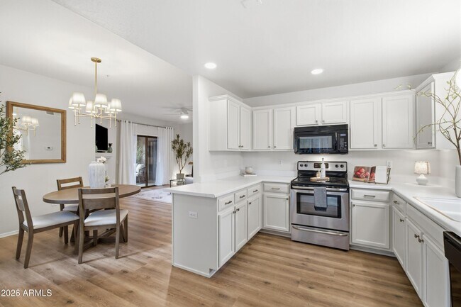 Building Photo - 15050 N Thompson Peak Pkwy