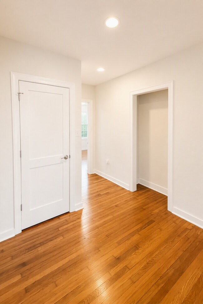 Building Photo - 2208 Blodgett St