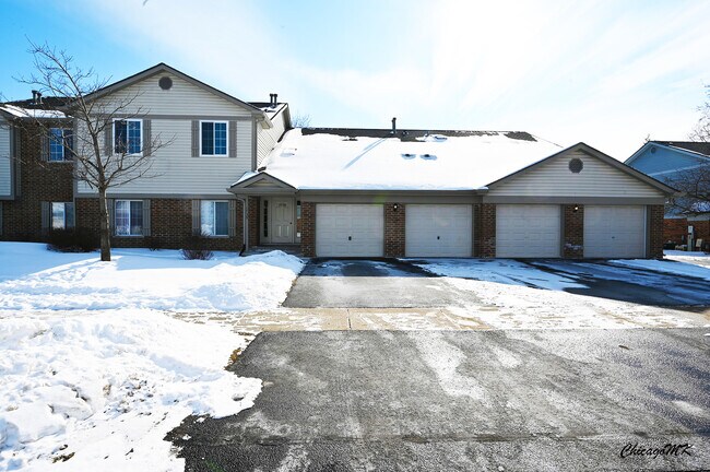 Building Photo - 1735 Chesapeake Ln
