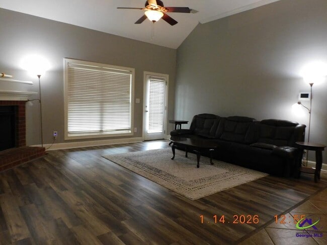 Building Photo - 110 Downshire Way