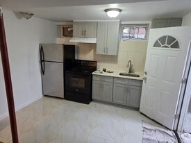 Building Photo - 3117 99th St