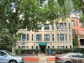 Building Photo - 4644 N Paulina St