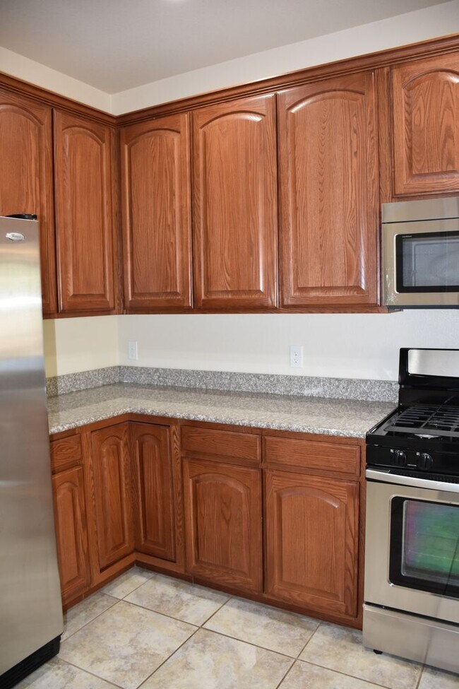 Building Photo - 4520 Leisure Ln