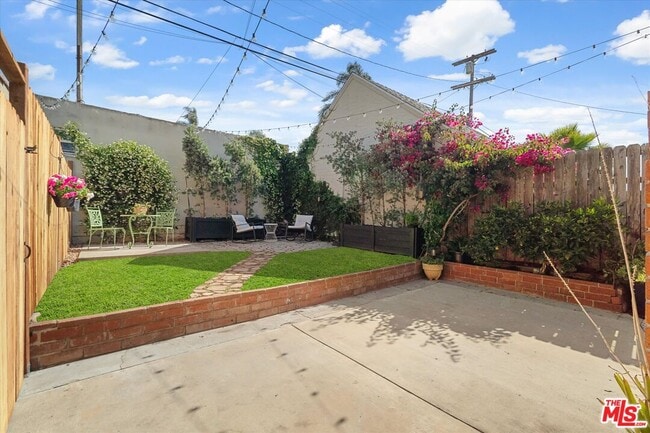 Building Photo - 3154 W 74th St