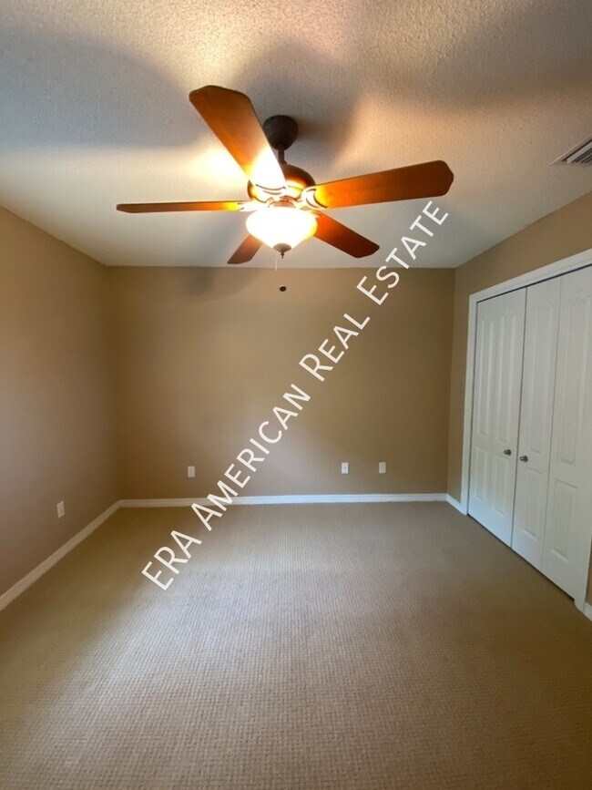 Building Photo - 1922 Everglades Dr