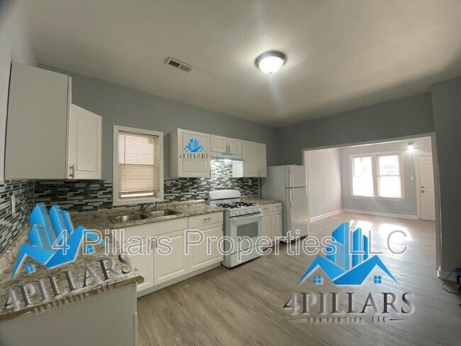 Building Photo - 5007 Magoun Ave