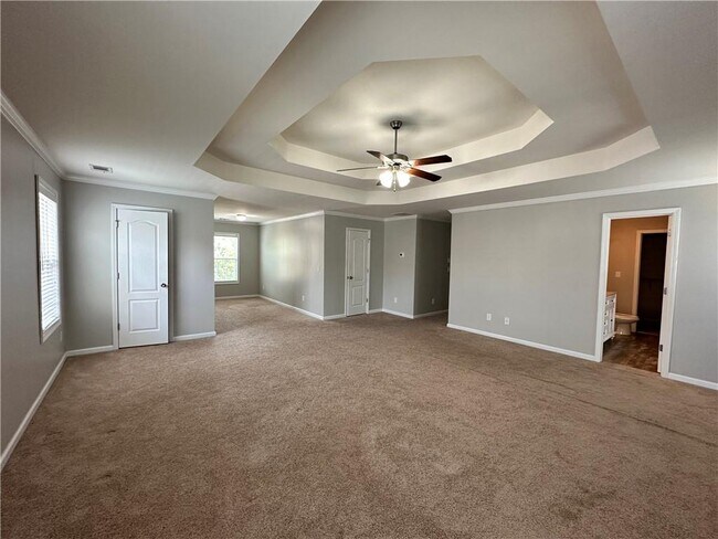 Building Photo - 2758 Suttonwood Way NE