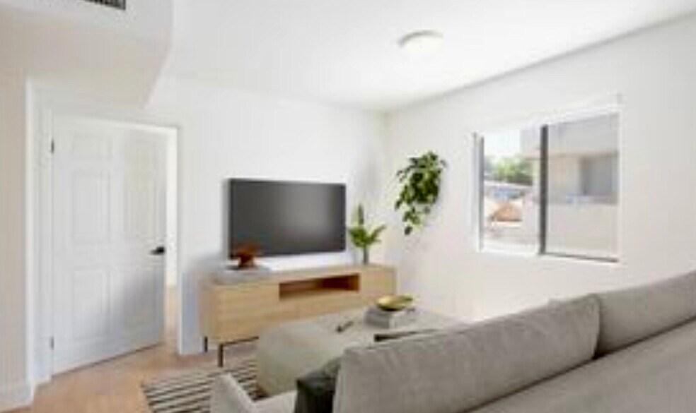 Building Photo - 3855 Vinton Ave