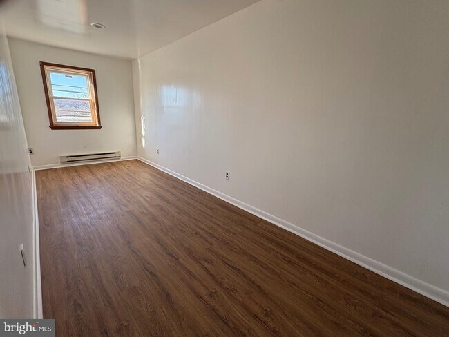 Building Photo - 2715 Hammonds Ferry Rd