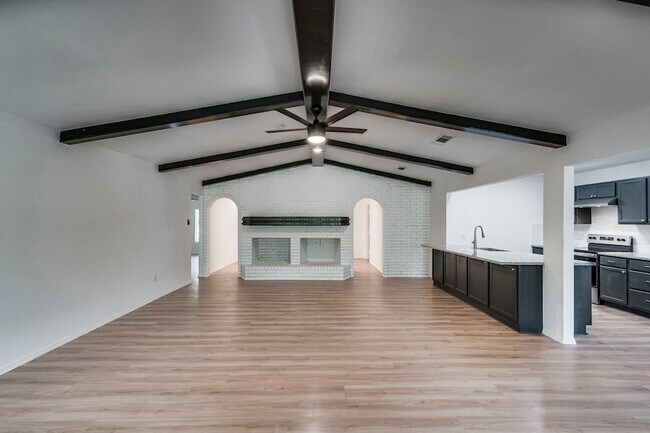 Building Photo - 3403 Sheffield Dr
