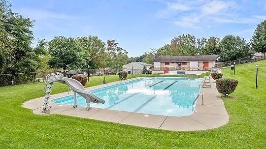Building Photo - 202 Meadowview Dr