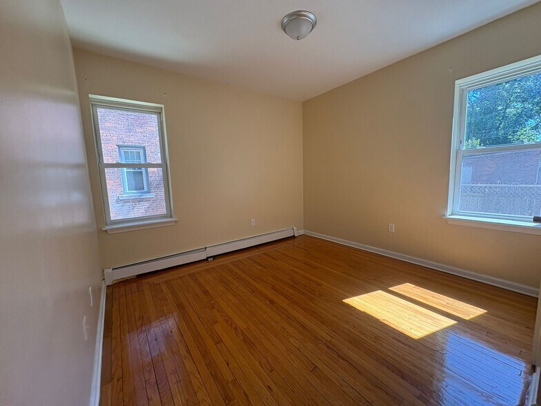 Building Photo - 310 Edgewood Ave