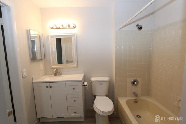 Building Photo - 1808 Aspen Dr