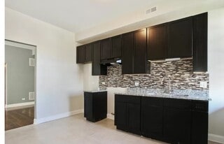 Building Photo - 6940 S King Dr