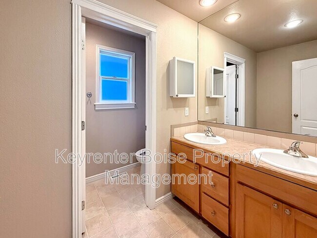 Building Photo - 1285 E Prohaska St