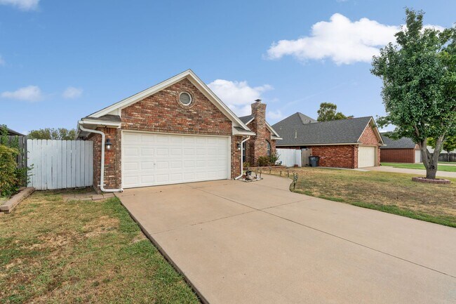 Building Photo - Beautiful 3-Bedroom home!