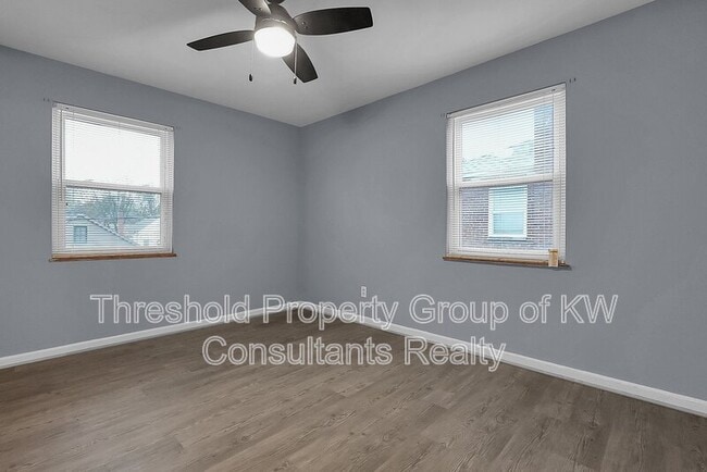 Building Photo - 851 Kenwick Rd
