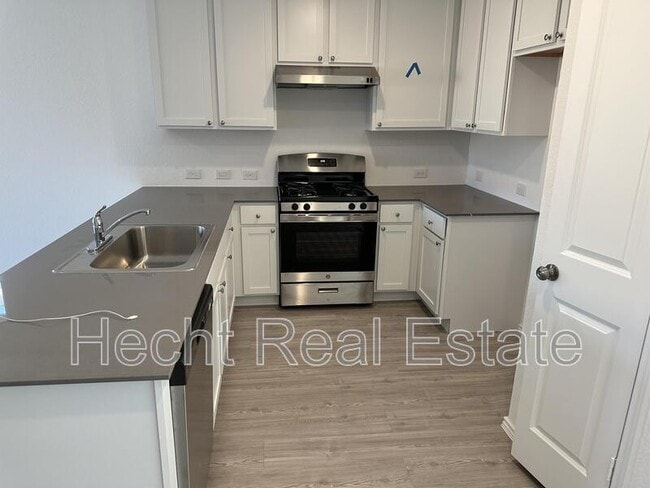 Building Photo - 9037 James Bowie