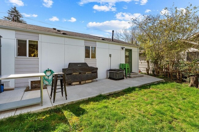 Building Photo - 450 SW 154th St
