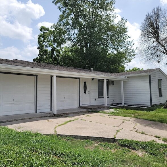 Building Photo - 5103 Willow Glen Dr