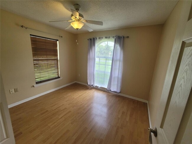 Building Photo - 723 Bobolink Ct