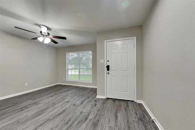 Building Photo - 2702 Fox View Cir