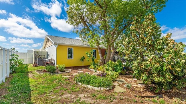 Building Photo - 13492 Dibella Ave