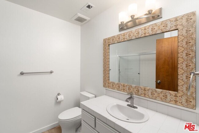 Building Photo - 3023 Berkeley Ave